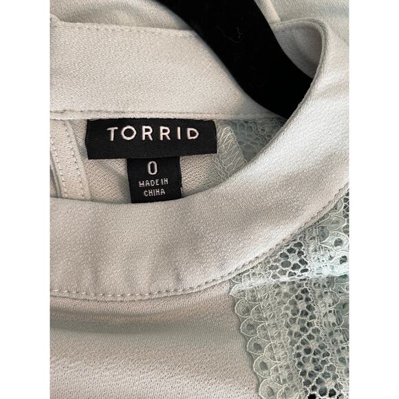Torrid Mint Green Lace Short Sleeve Top Size 0 - Picture 6 of 7
